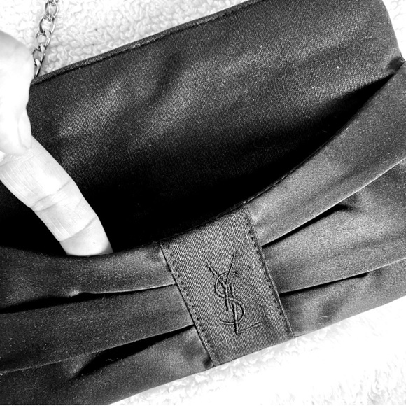Yves Saint Laurent VIP Gift Black Satin Clutch with Converted Crossbody Chain - Picture 3 of 11